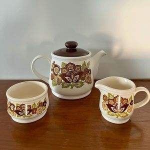 Vintage Sadler Teapot, Creamer and Sugar Bowl